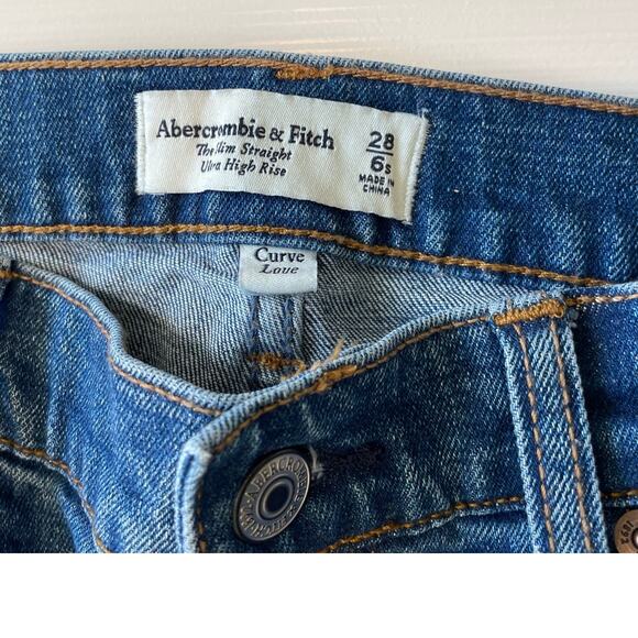 Abercrombie & Fitch Jeans NWT Slim Straight Ultra High Rise Sz 28/6S Curve Love - Picture 3 of 9
